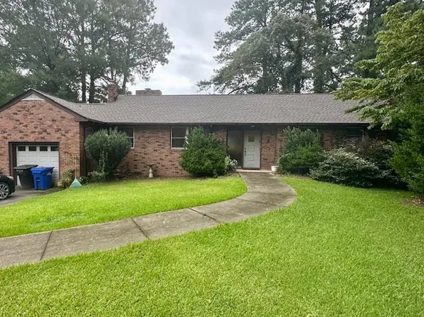 5212 Lake Cir, Portsmouth, VA 23703