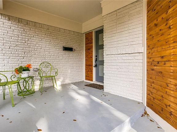 3rd image of 3135 Flowerdale Ln