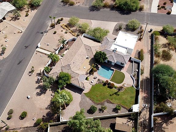 2nd image of 5735 E Wilshire Dr