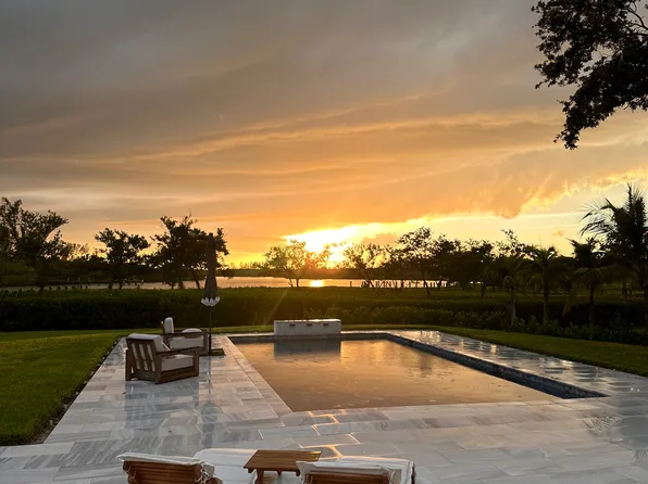 8545 Seacrest Dr, Vero Beach, FL 32963