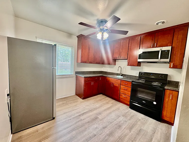 2715 S St #3 — Photo 5