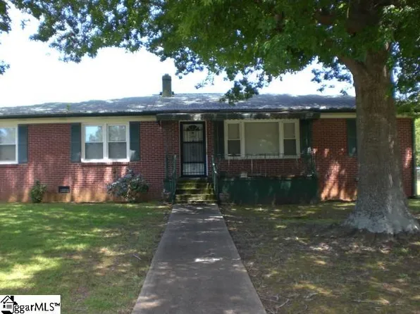 7 Penarth Dr, Greenville, SC 29617