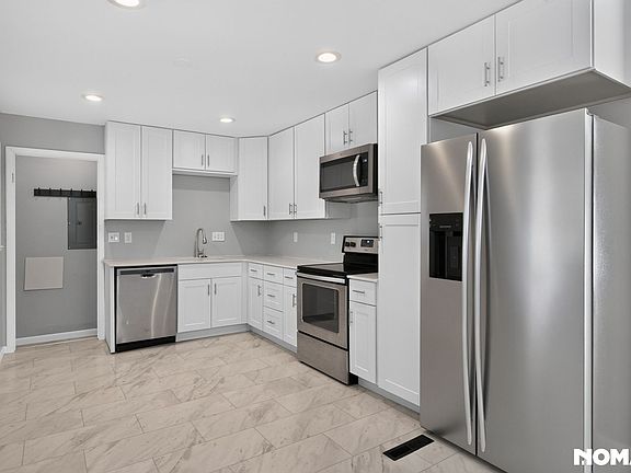 2nd image of 3201 S Holly St
