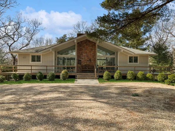 https://photos.zillowstatic.com/fp/aa6e4b82dbf28f49dcac4eb6fa29ff6a-p_e.webp