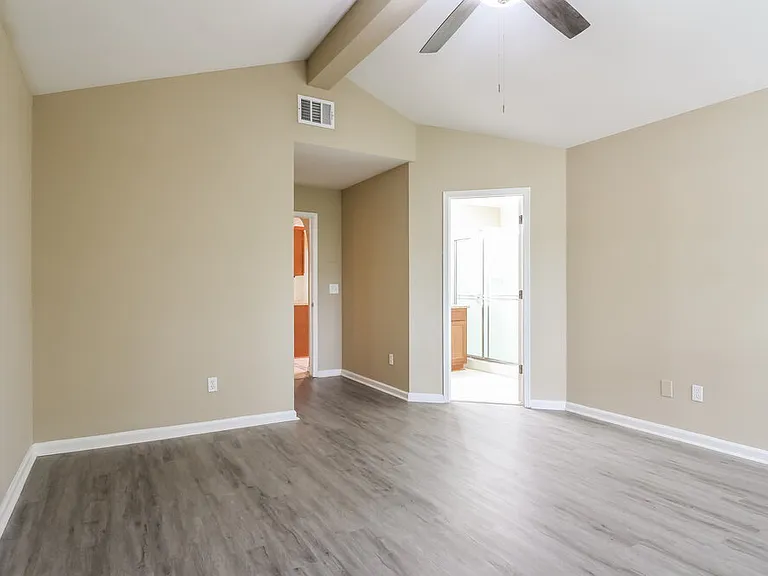 8028 Bannockburn Dr — Photo 9