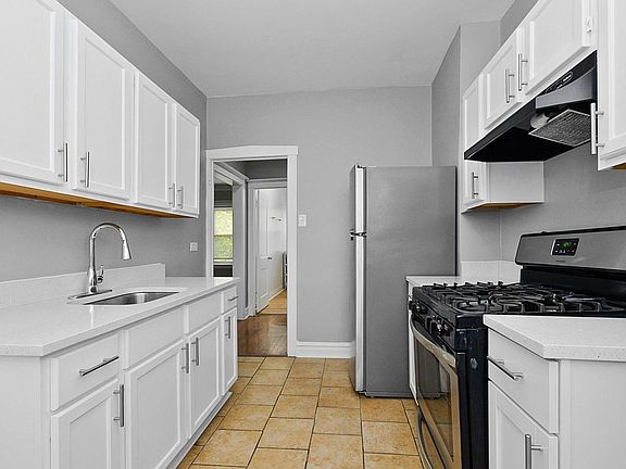 5th image of 7556 S Calumet Ave #328-3