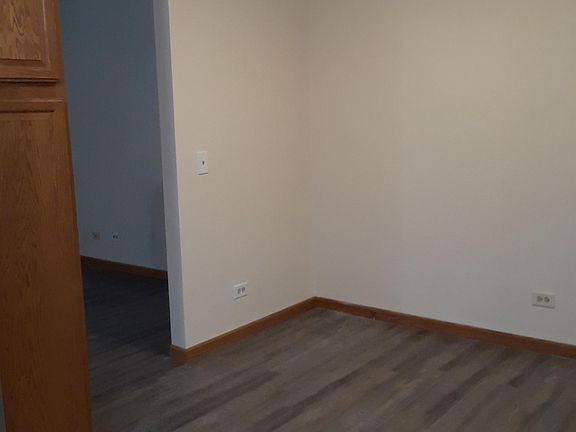 5th image of 6621 N Northwest Hwy #1S