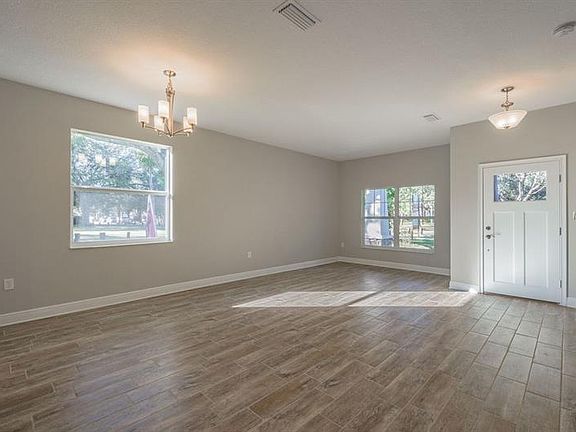 4th image of 2903 W Pearl Ave