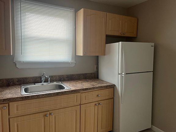 3rd image of 340 Mineola Ave Floor 2
