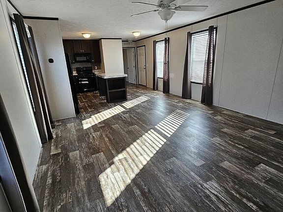 3rd image of 38082 Versailles St
