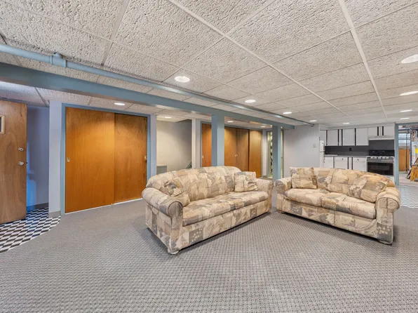 977 52nd Street image 18 of 21