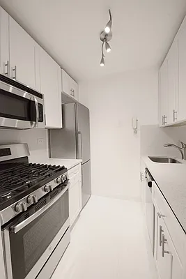 Rented by Peter Ashe | media 4