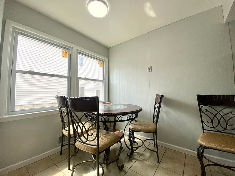 105 Burgher Ave #1R — Photo 5