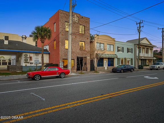2nd image of 307 S Palmetto Ave
