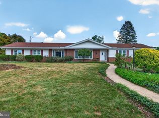 1957 Geraldson Dr, Lancaster, PA 17601