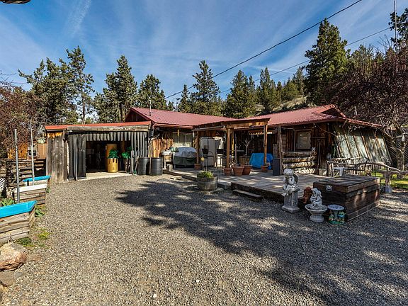 3rd image of 6792 SE Juniper Canyon Rd