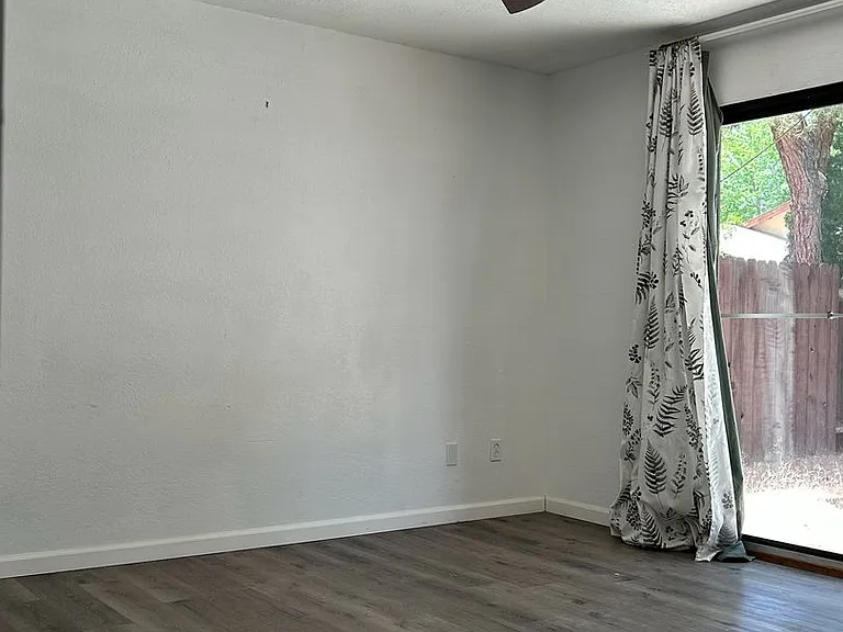 1127 N Mono Ct — Photo 14