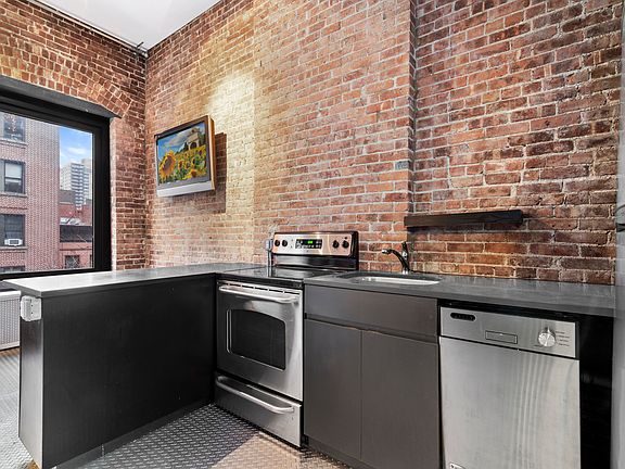 5th image of 219 W 71st St APT 4