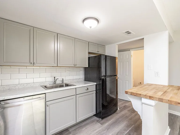 3231 Hunters Mill Dr — Photo 12