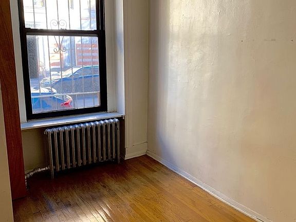 2nd image of 274 W 119th St APT B