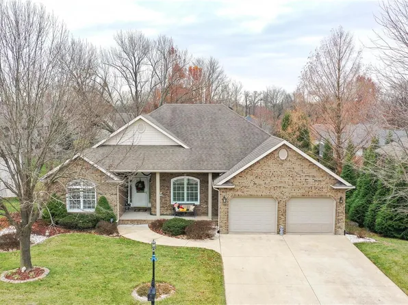 1305 White Oak Trl, Godfrey, IL 62035