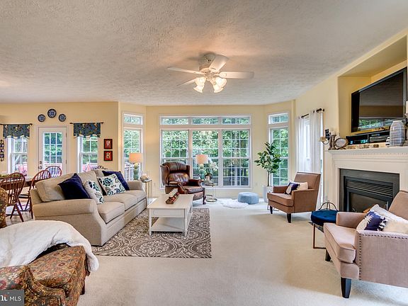 5th image of 19 Ludwell Ln