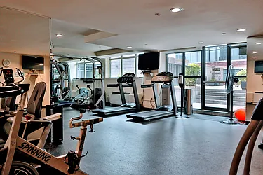 Rented by R New York