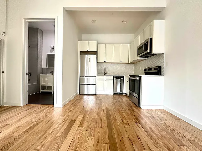 66 Linden St #1A — Photo 2