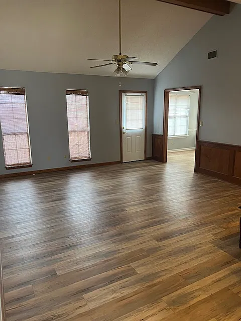 3 bed, 1437 sqft, $1,800 — Photo 2