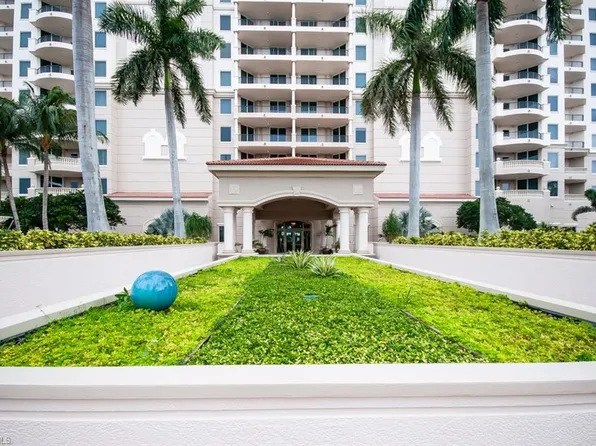 23850 Via Italia Cir APT 1706, Estero, FL 34134