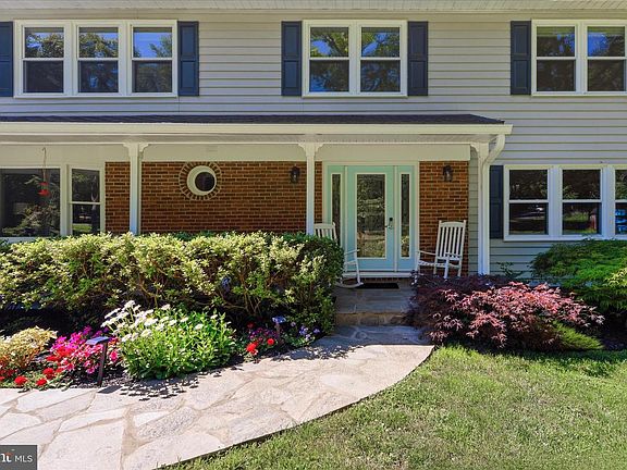 2nd image of 3340 Daisy Rd