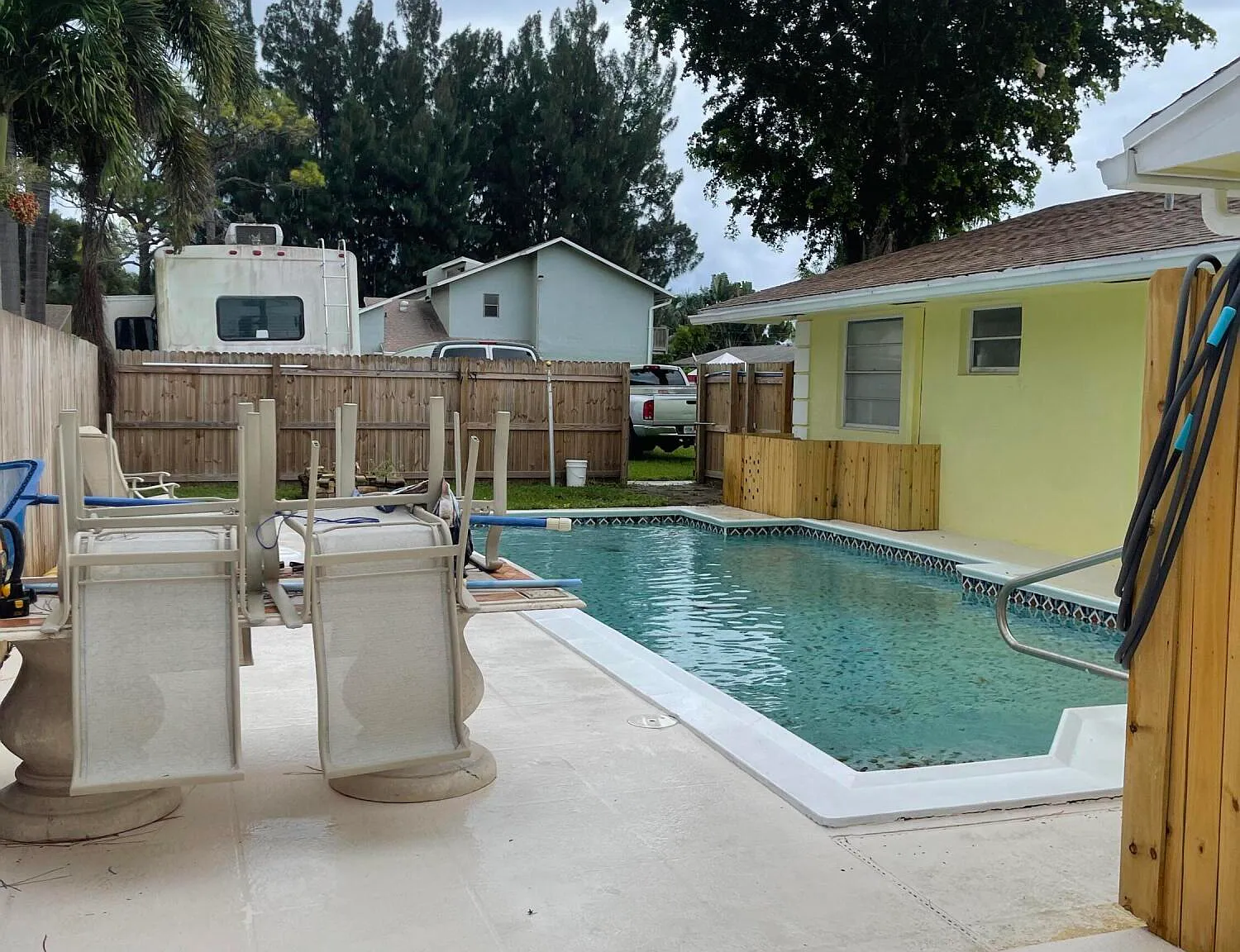 2 bed, 1.0 bath, 2304 sqft, $1,900 — Photo 1