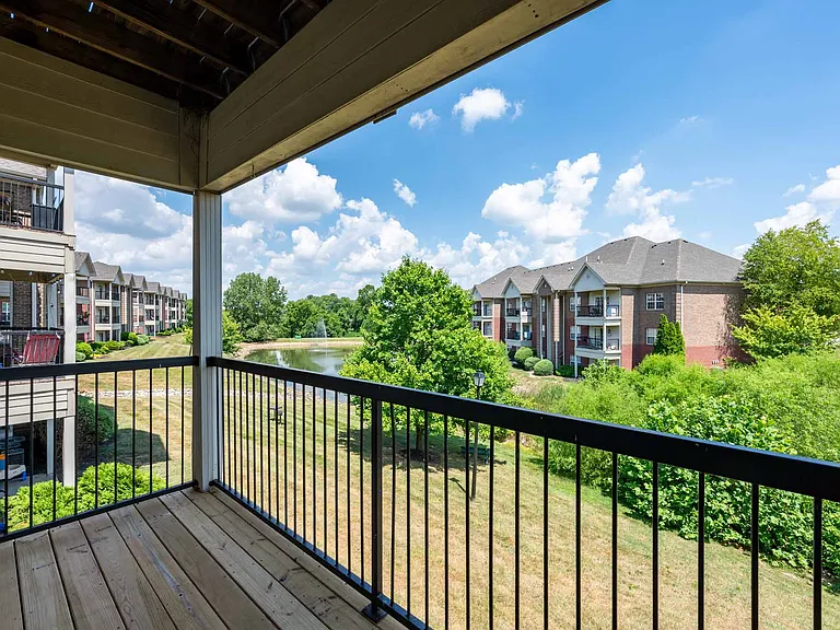 Blankenbaker Crossings Apartment Homes — Photo 10