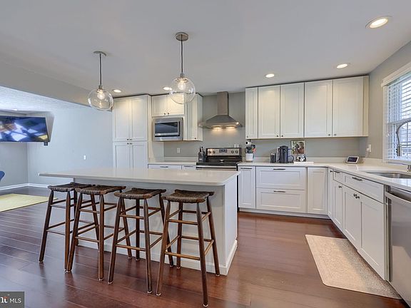 5th image of 177 Lehman Dr