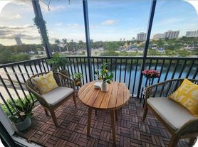 3475 N Country Club Dr