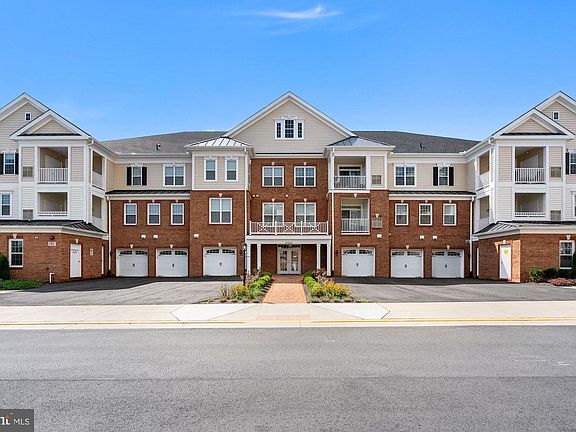 3rd image of 21025 Rocky Knoll Sq APT 203