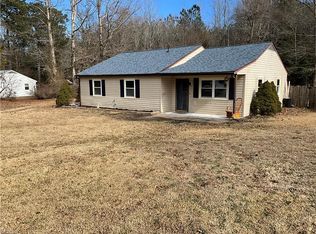 8205 Sheffield Dr, Gloucester, VA 23061