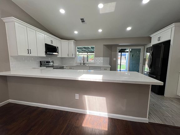 3rd image of 3901 Starwood Ln