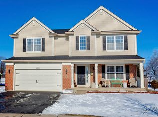 1870 Beachview Rd, Hampshire, IL 60140