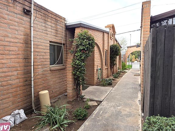 4th image of 3056 N 32ND Street #348