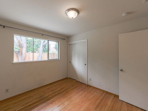 3rd image of 1527 Jasper Dr