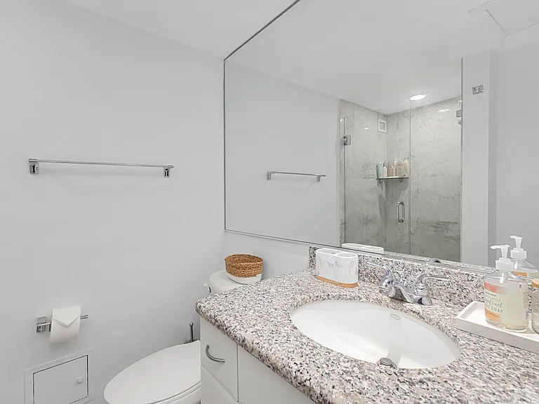 5600 Collins Ave #14R — Photo 11