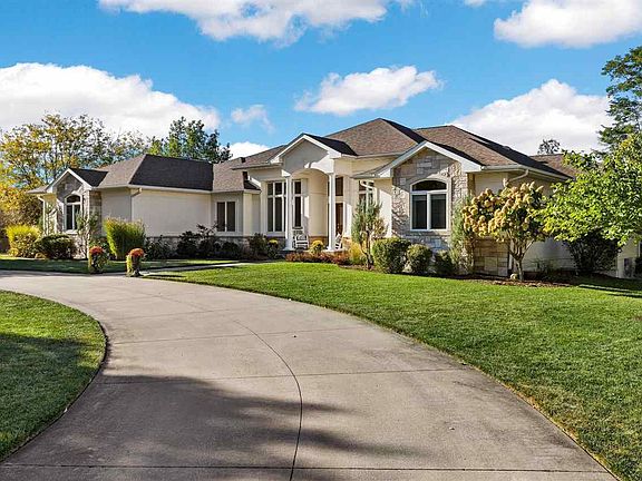 3rd image of 3809 Stoney Pointe Ln NE