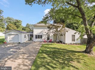 9035 Andromeda Dr, Burke, VA 22015