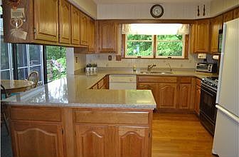 Silestone Countertops & Upgraded Cabinets