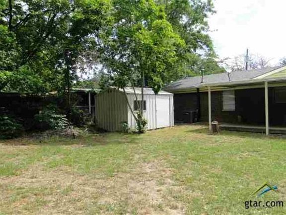 3rd image of 510 Maxwell Dr