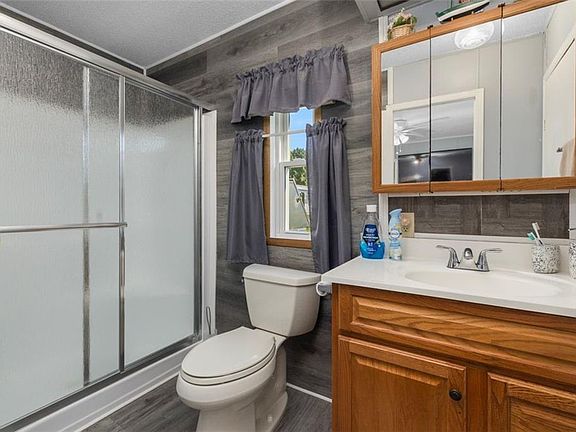 4th image of 15 Lane Ln