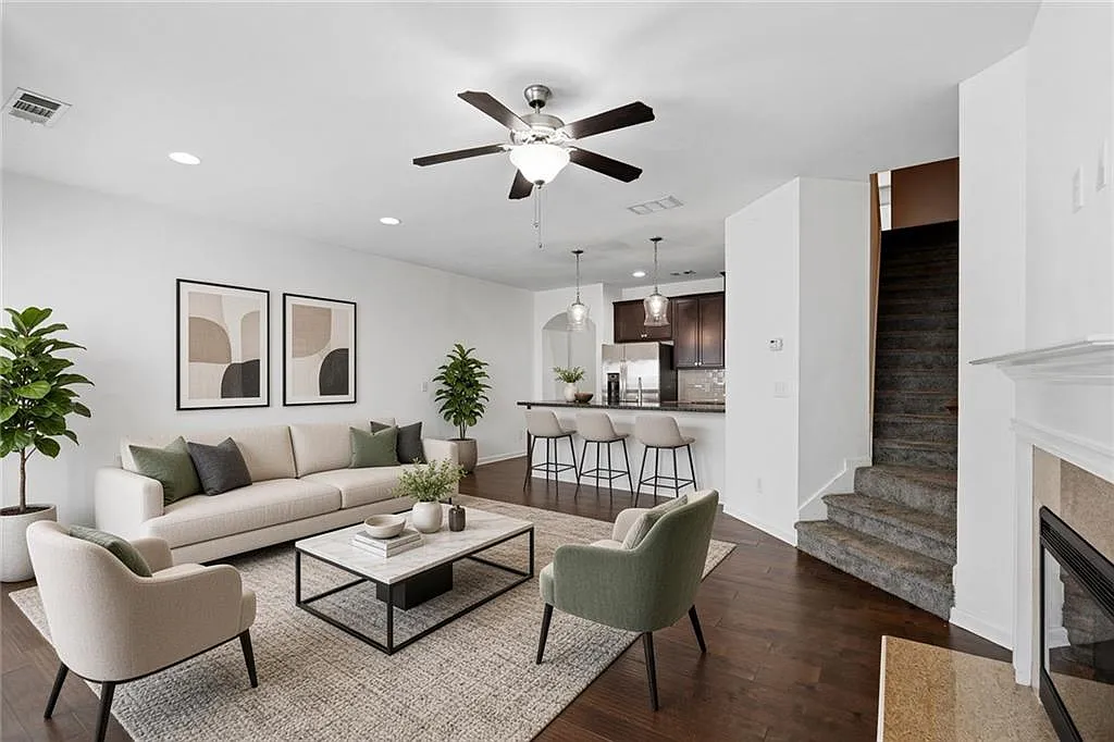 3 bed, 2.5 bath, 1600 sqft, $1,900 — Photo 1