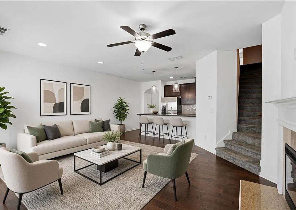4987 Longview Walk