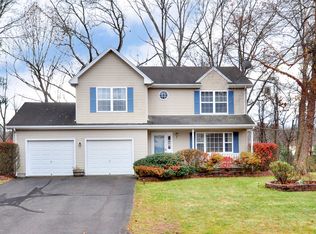 220 Castlewood, Windsor, CT 06095